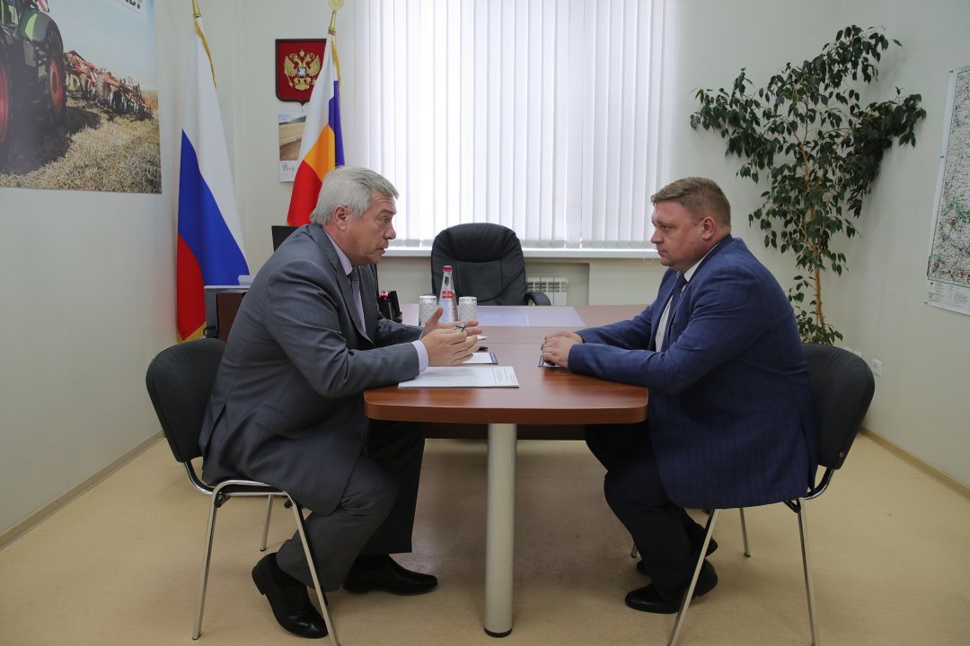 Губернатор провел рабочую встречу с главой Миллеровского района