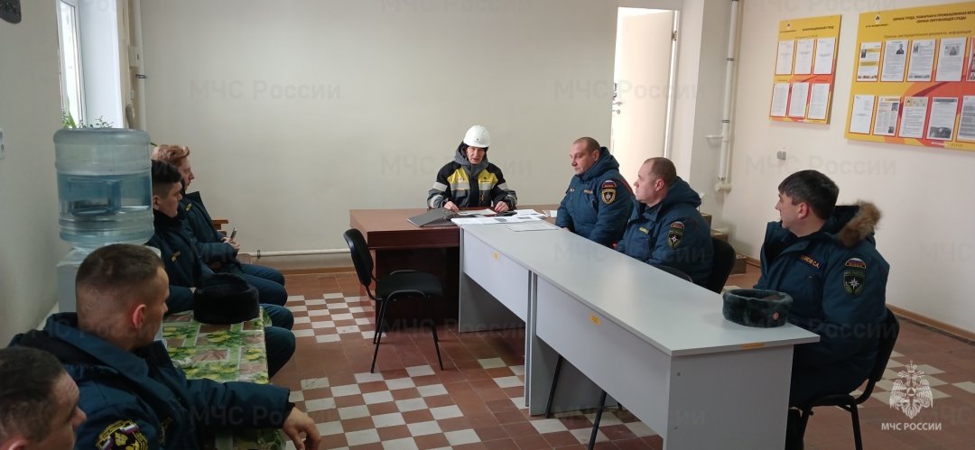 В Миллерово сотрудники МЧС России провели занятия с работниками нефтебазы