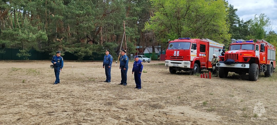 В Миллеровском районе школьников обучили азам пожарно-тактической подготовки