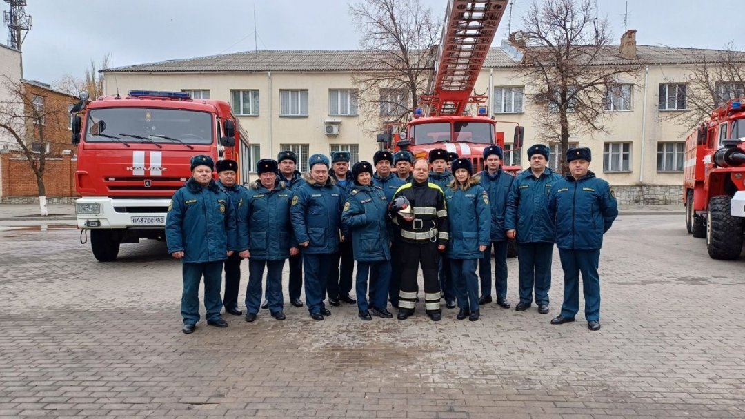 С благодарностью за службу: начальника 9 пожарно-спасательного отряда  проводили на пенсию